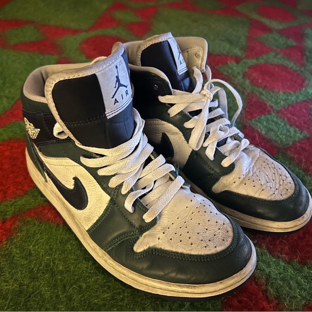 Jordan 1 Mid SE Noble Green size 9.5